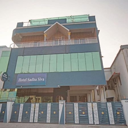 شيناي Collection O Hotel Sadha Siva المظهر الخارجي الصورة